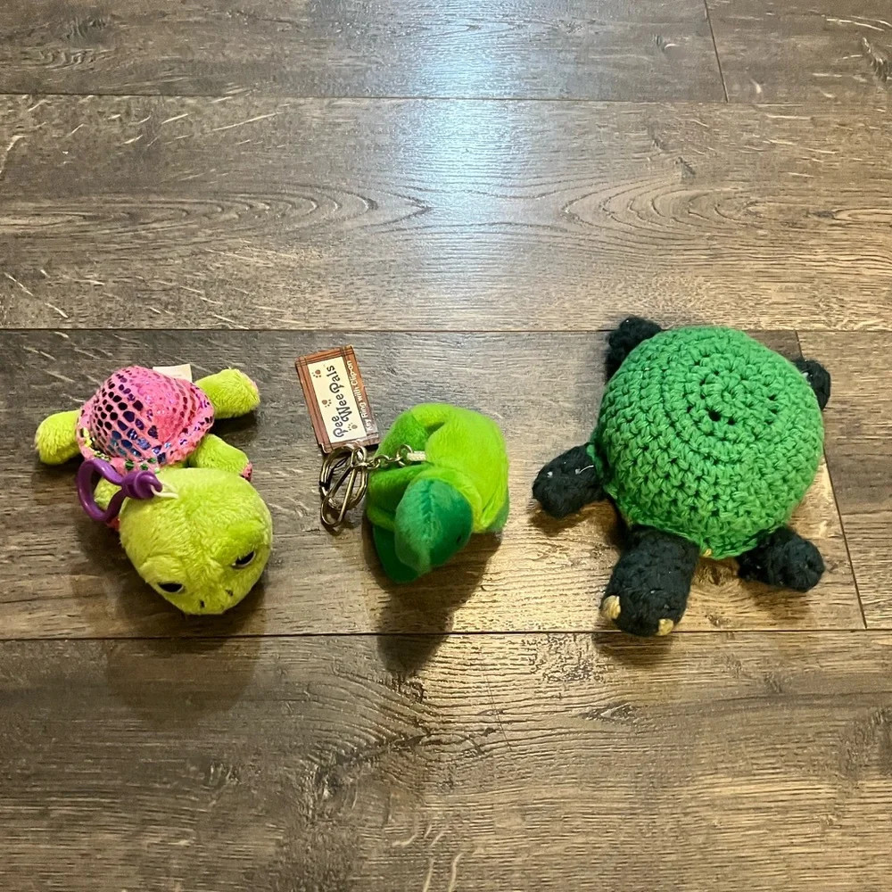 Lot of 3 Assorted Turtles